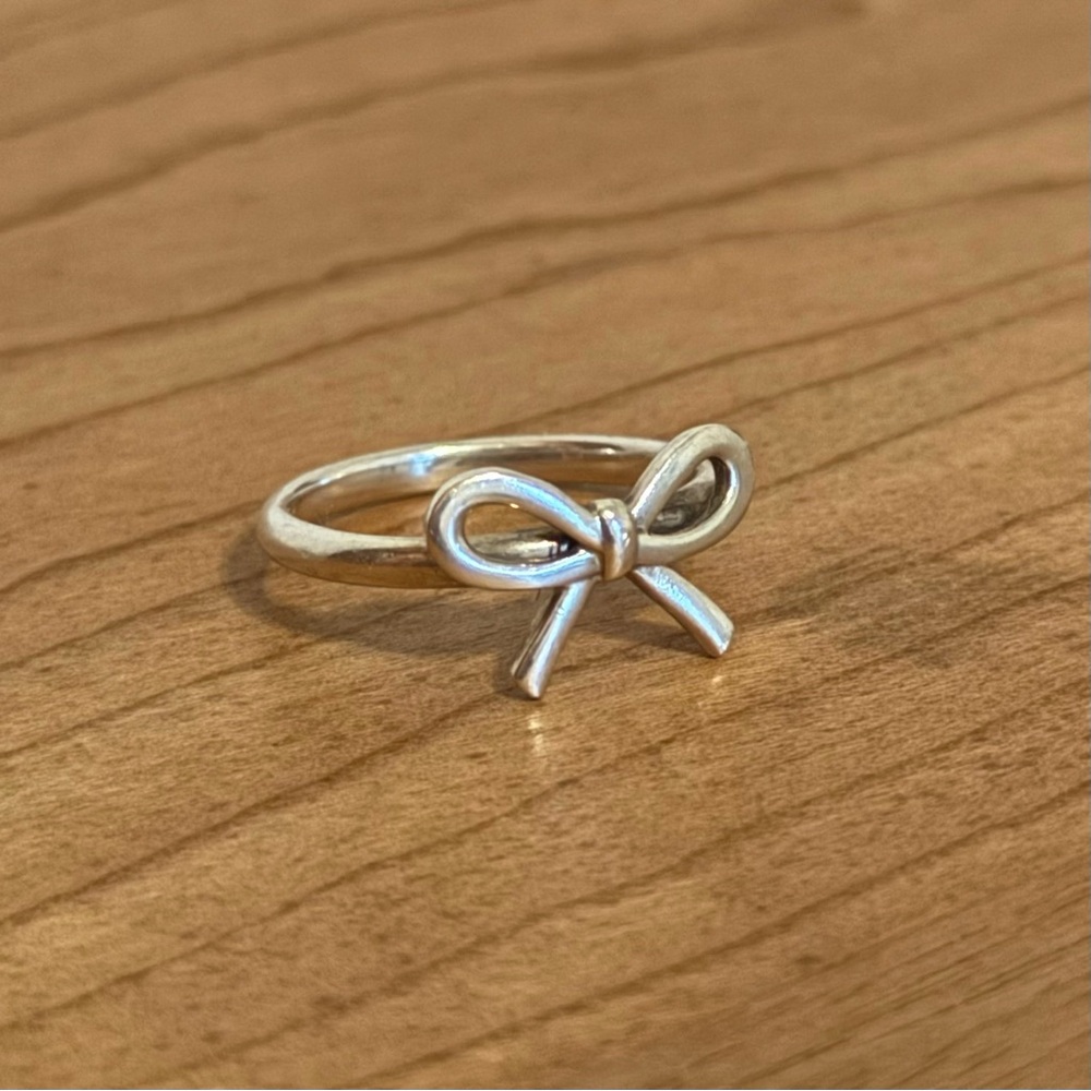 Tiffany & Co. 925 Bow Ring